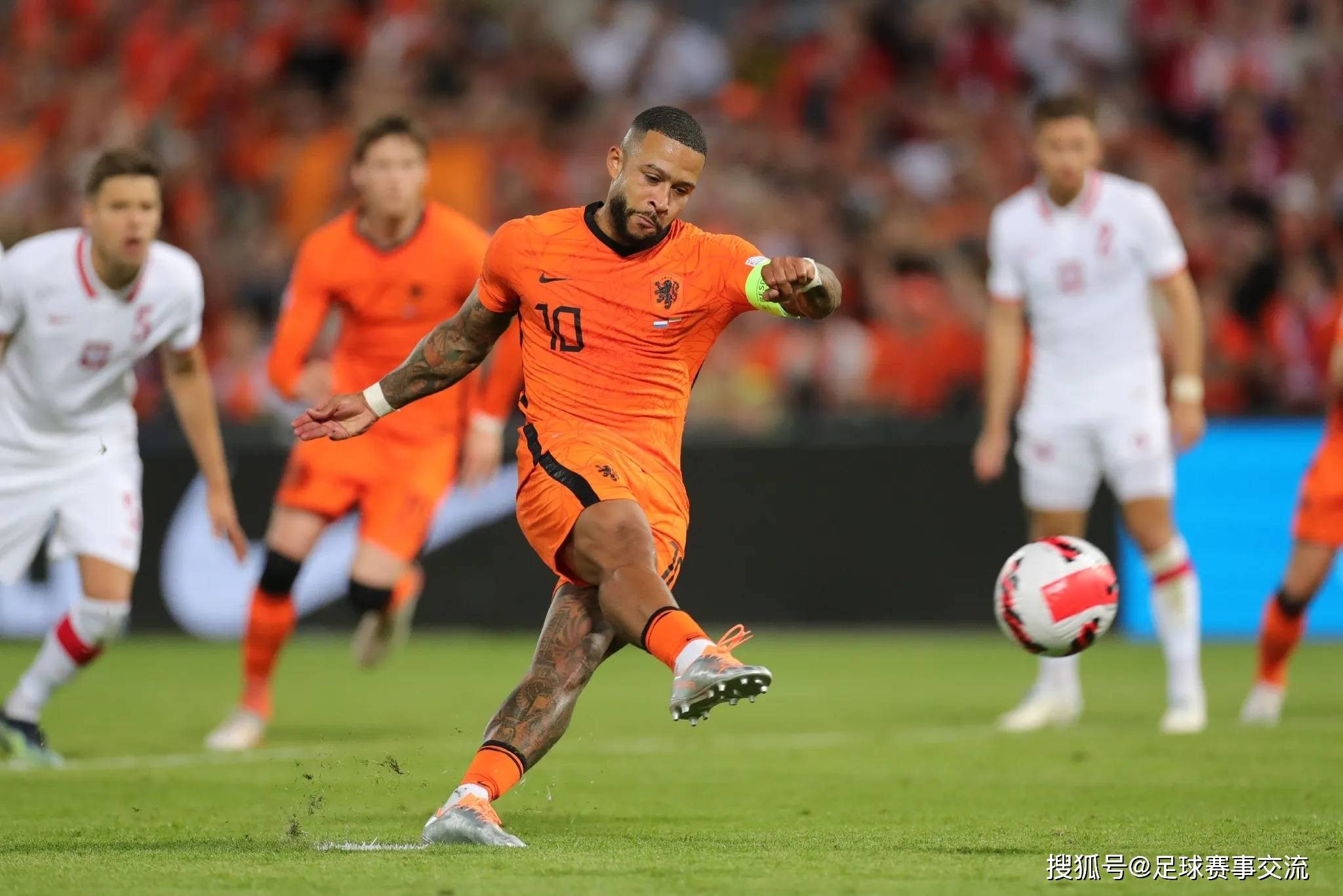 荷兰队在比赛中逆转战胜新西兰队 荷兰队在比赛中逆转战胜新西兰队