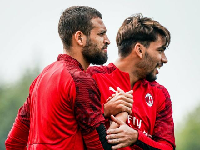 包含佛罗伦萨主场告负，遭逢两连败的词条