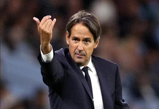 包含佛罗伦萨客场不敌对手，遭遇两连败的词条