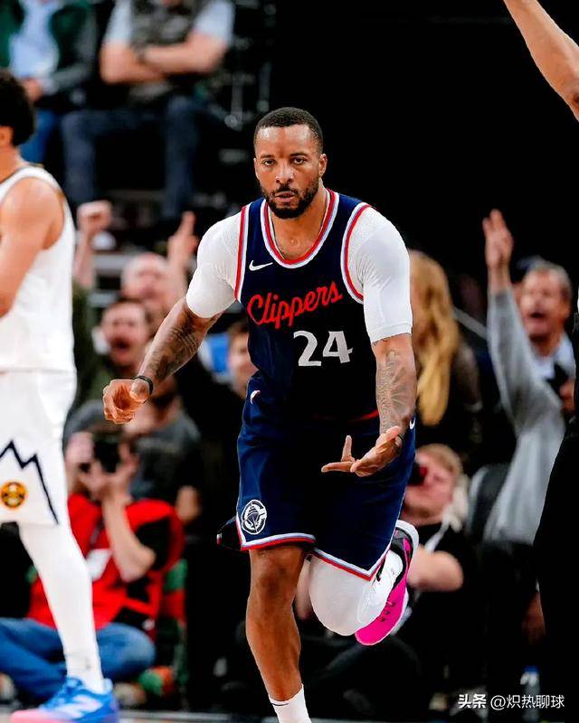 荷兰成功逆转乌克兰,士气大振 荷兰成功逆转乌克兰,士气大振