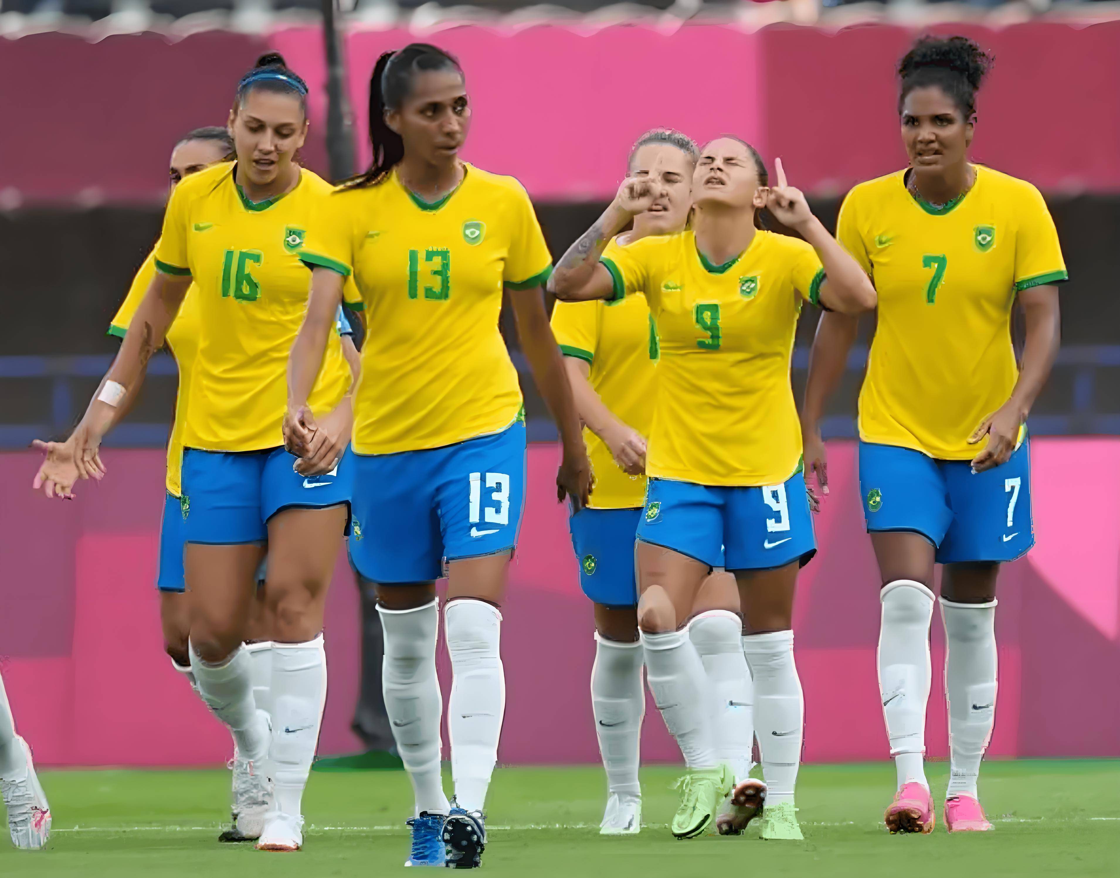 激情足球赛事:国际女足场内外的精彩瞬间的简单介绍 激情足球赛事:国际女足场内外的精彩瞬间的简单介绍