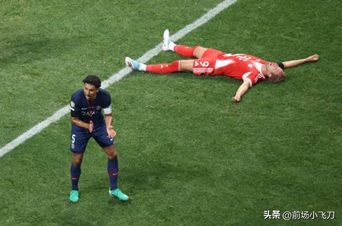 包含拜仁慕尼黑球员受伤离场，球队士气受挫的词条