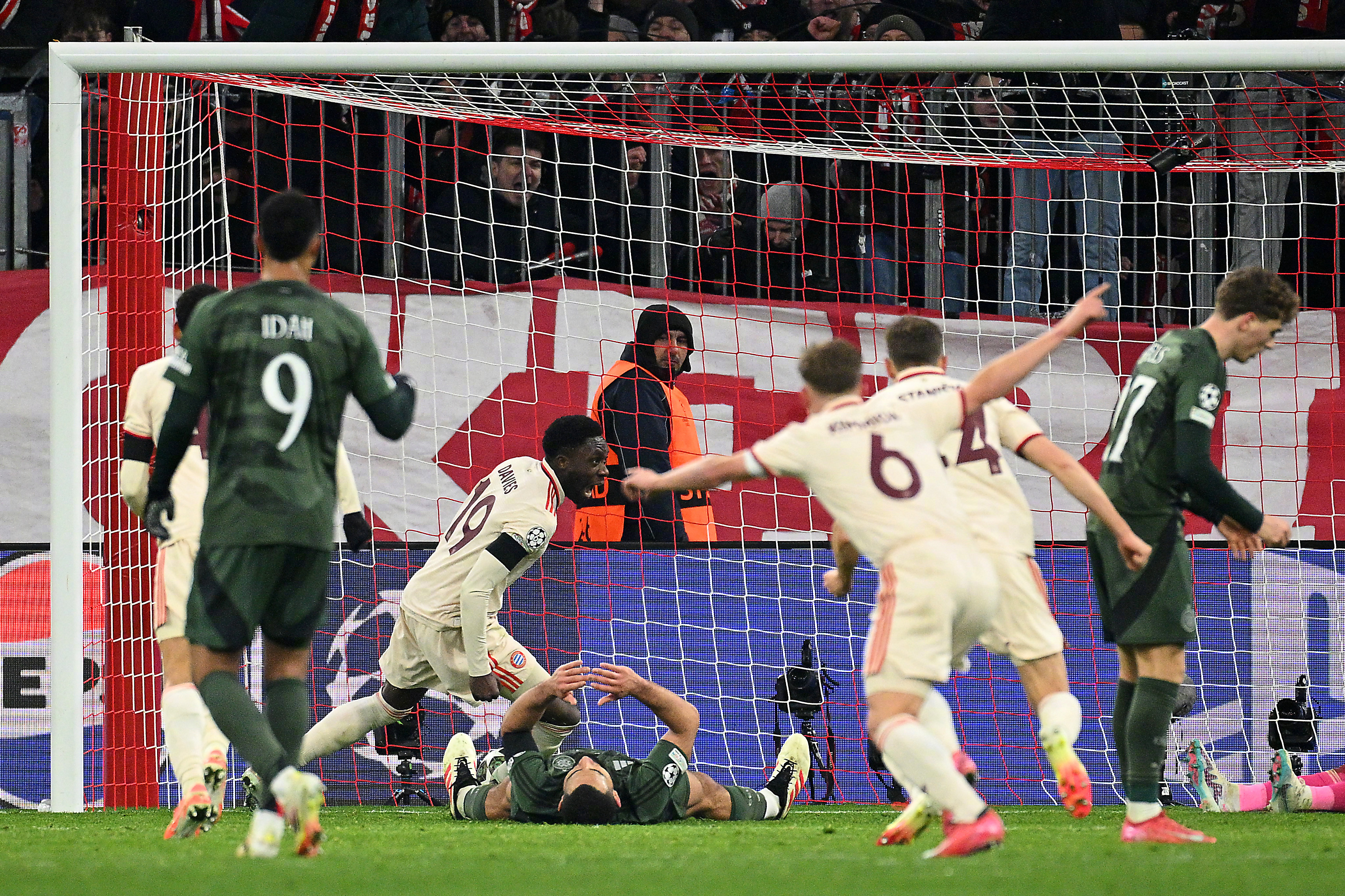 拜仁慕尼黑擒获胜,杀入欧冠半决赛 拜仁慕尼黑擒获胜,杀入欧冠半决赛