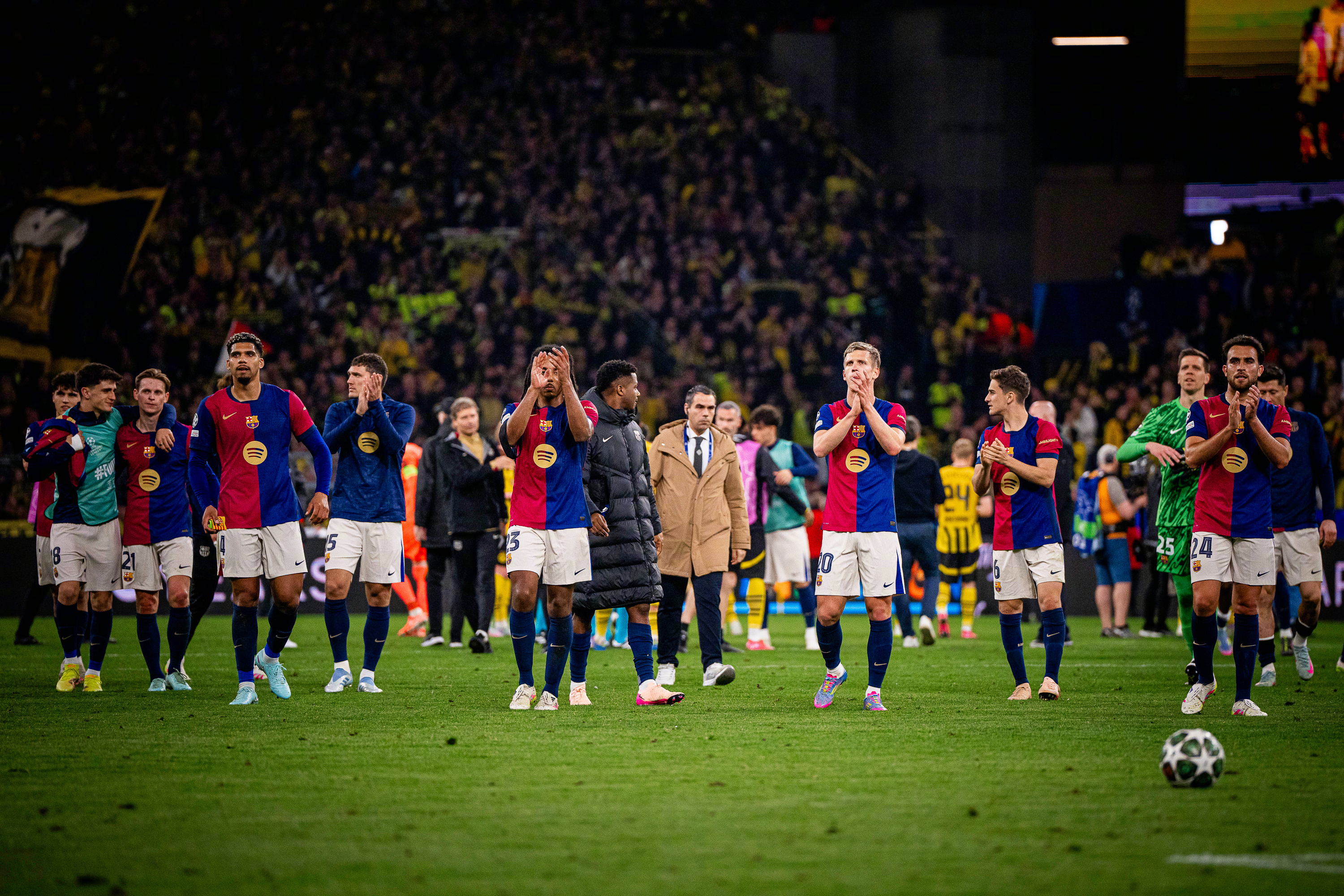 巴萨憾负拜仁,遭遇欧冠赛季止步 巴萨憾负拜仁,遭遇欧冠赛季止步