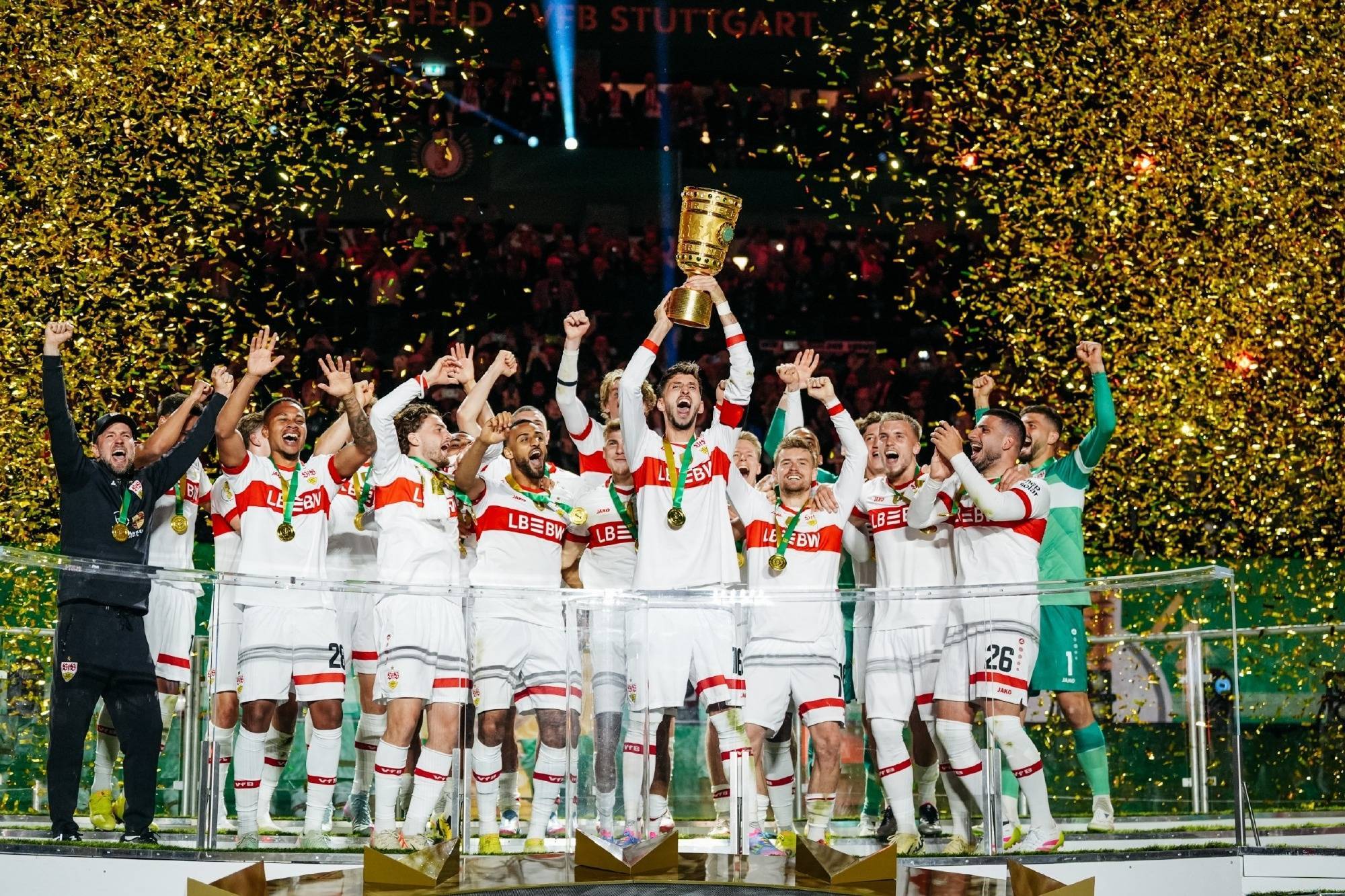 战术新颖现身欧洲足坛,球队备战冠军杯 战术新颖现身欧洲足坛,球队备战冠军杯