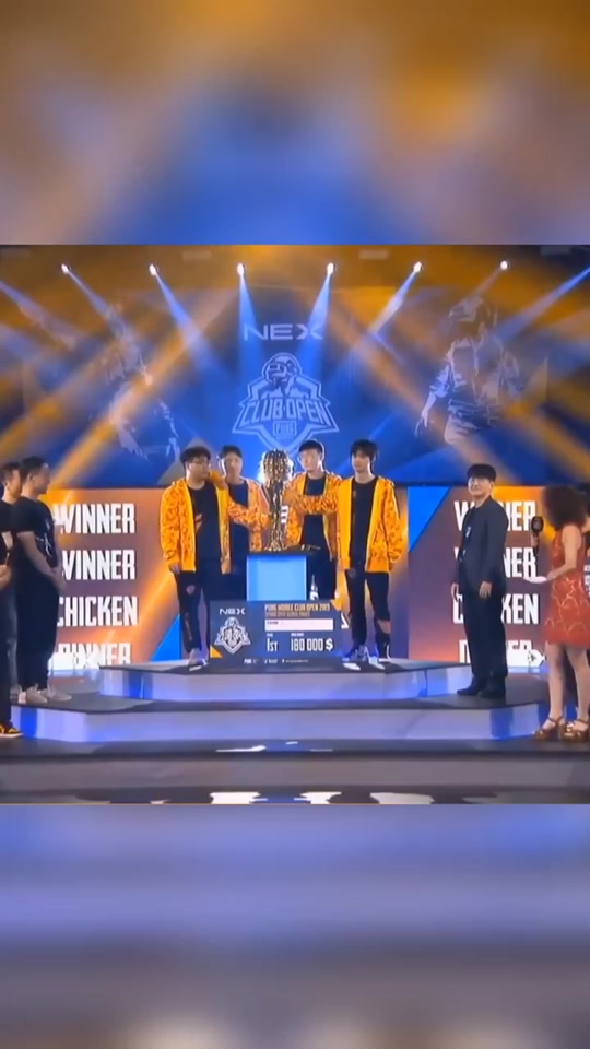 精英选手齐聚一堂，比赛场上花样百出