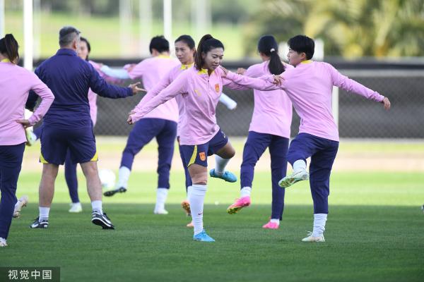 中国女足备战世界杯，积极备战提升实力