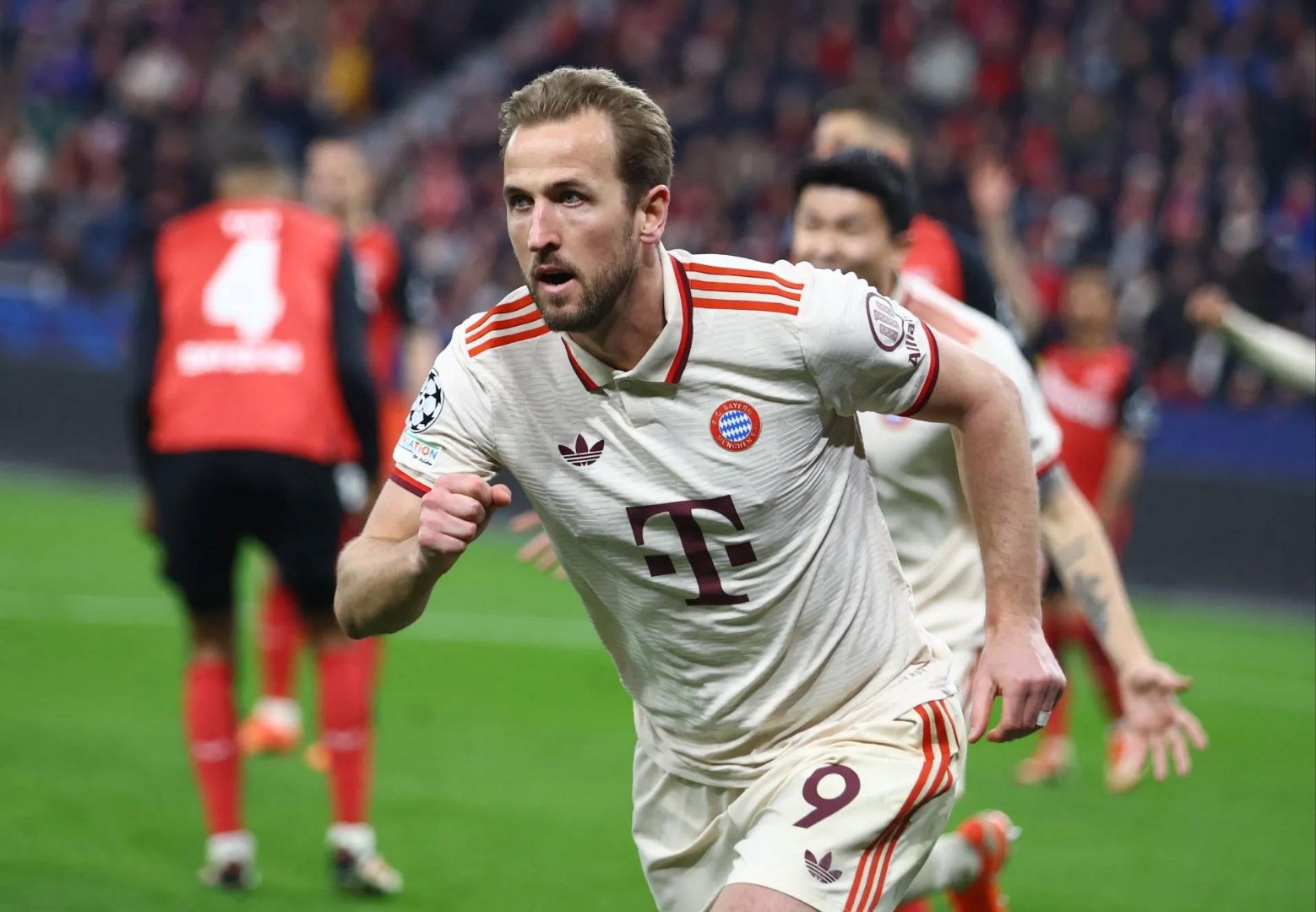 拜仁慕尼黑轻松击败对手，稳稳领先小组的简单介绍