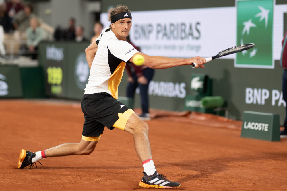 关于欧洲网球队力克意大利网球队，兹维列夫统治全场的信息