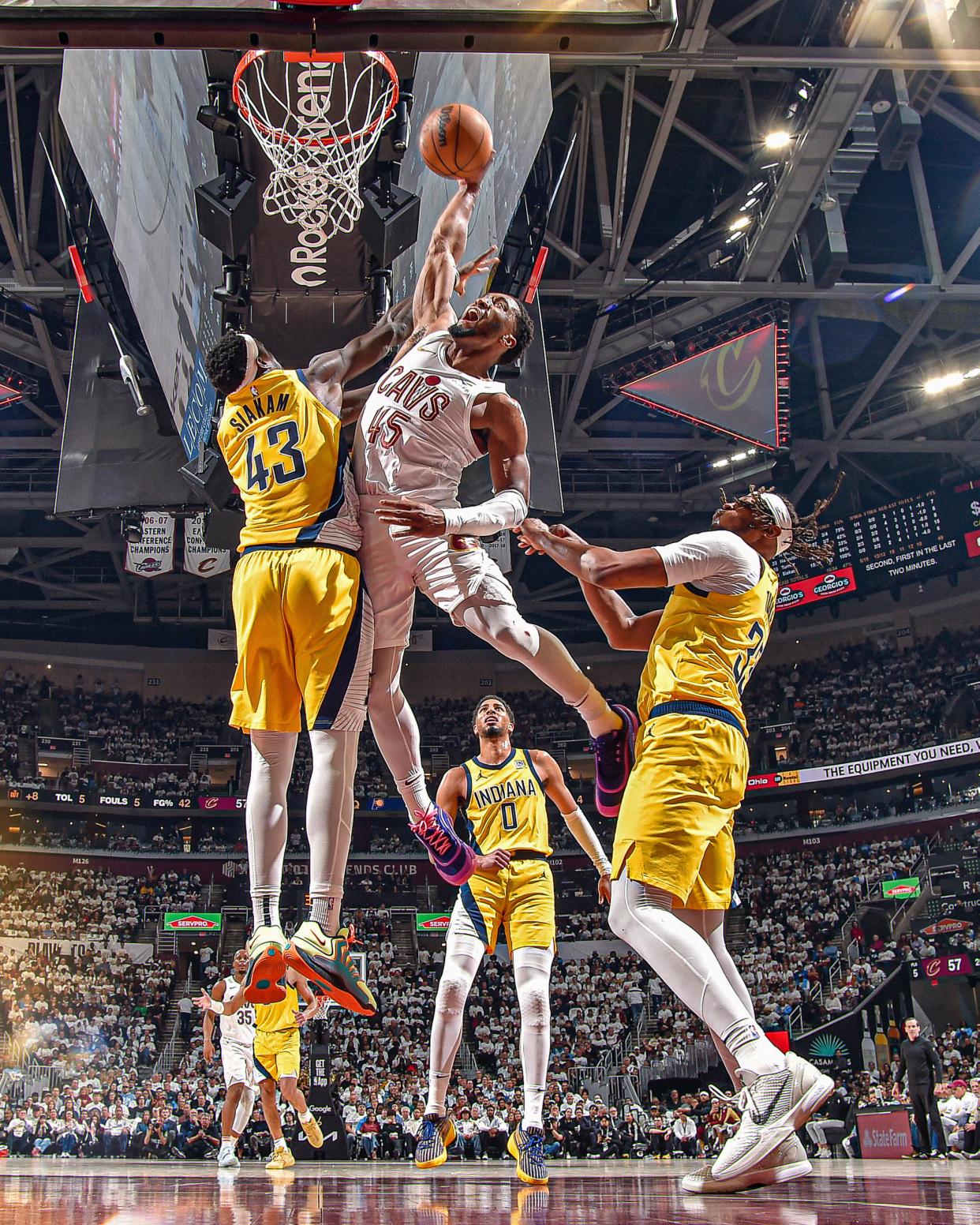 爵士主场完胜鹈鹕,米切尔砍下30分 爵士主场完胜鹈鹕,米切尔砍下30分