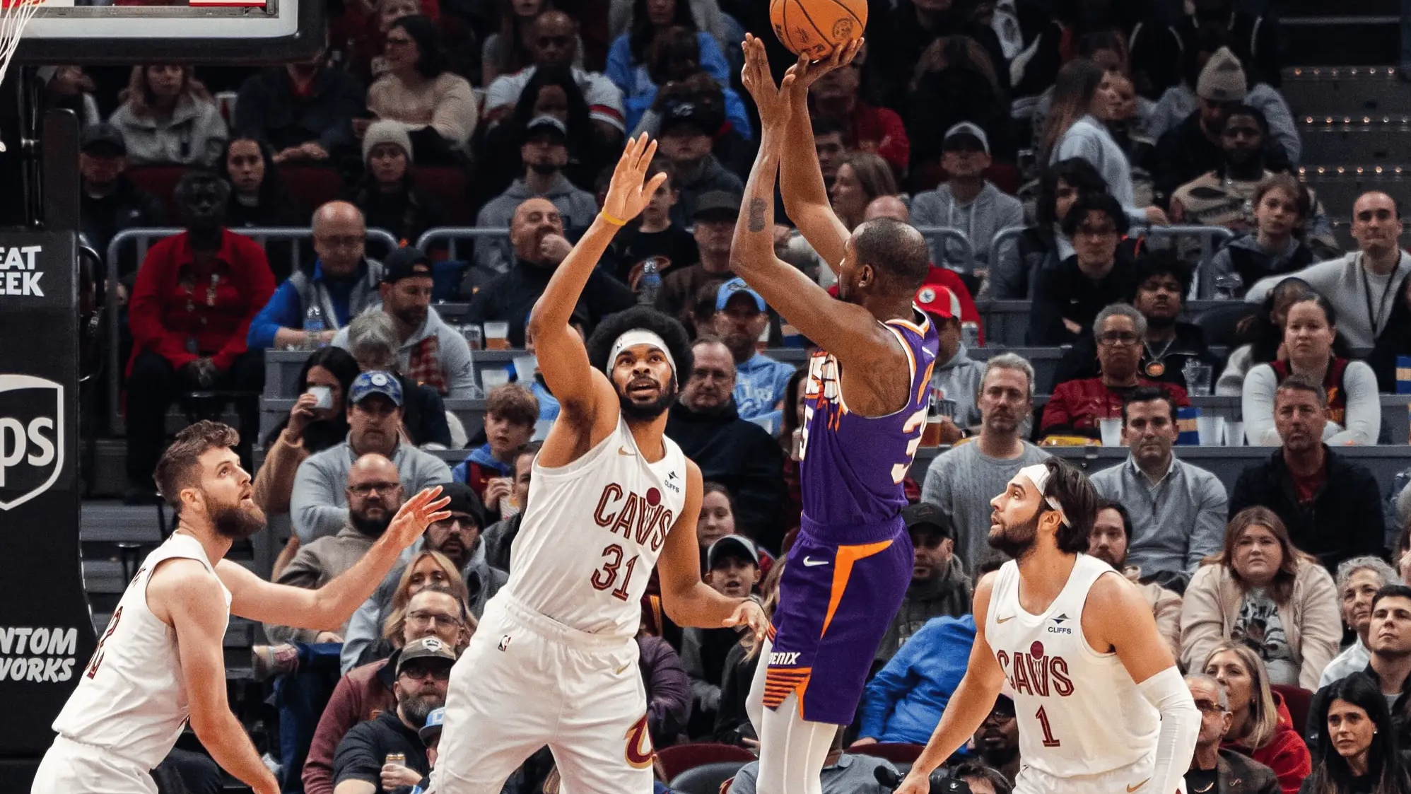 太阳客场击败马刺，终结对手连胜