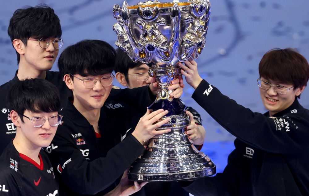 关于LPL赛事精彩瞬间盘点，年度回顾震撼登场的信息