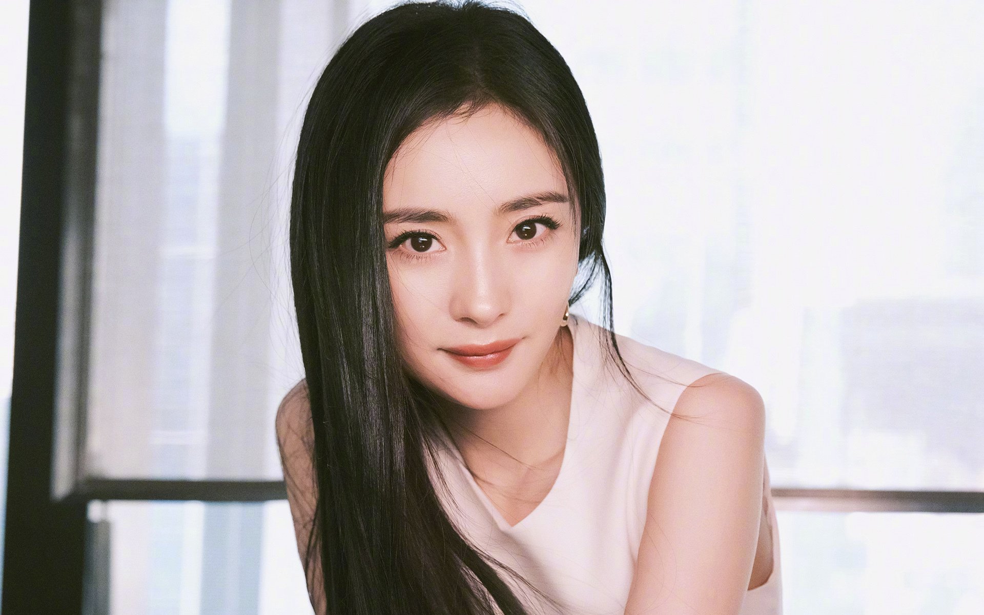 绿茵场上的掌控者,李刚仁的微观艺术与荷兰队的宏观逆转