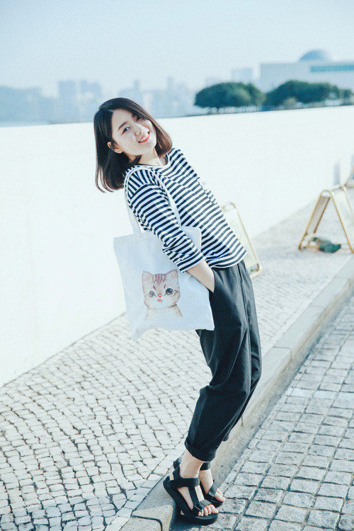 伟大个体的破晓时分,当太阳照常升起,锡安的光芒笼罩圣西罗