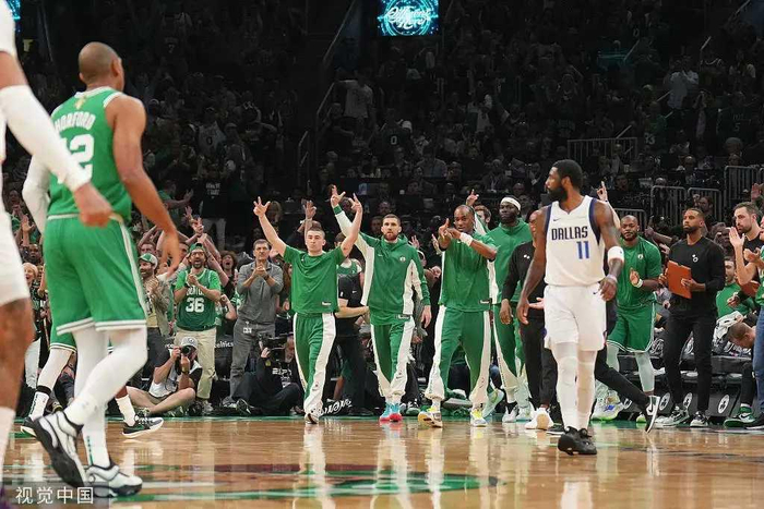 欧冠淘汰赛焦点战，步行者节奏掌控独行侠